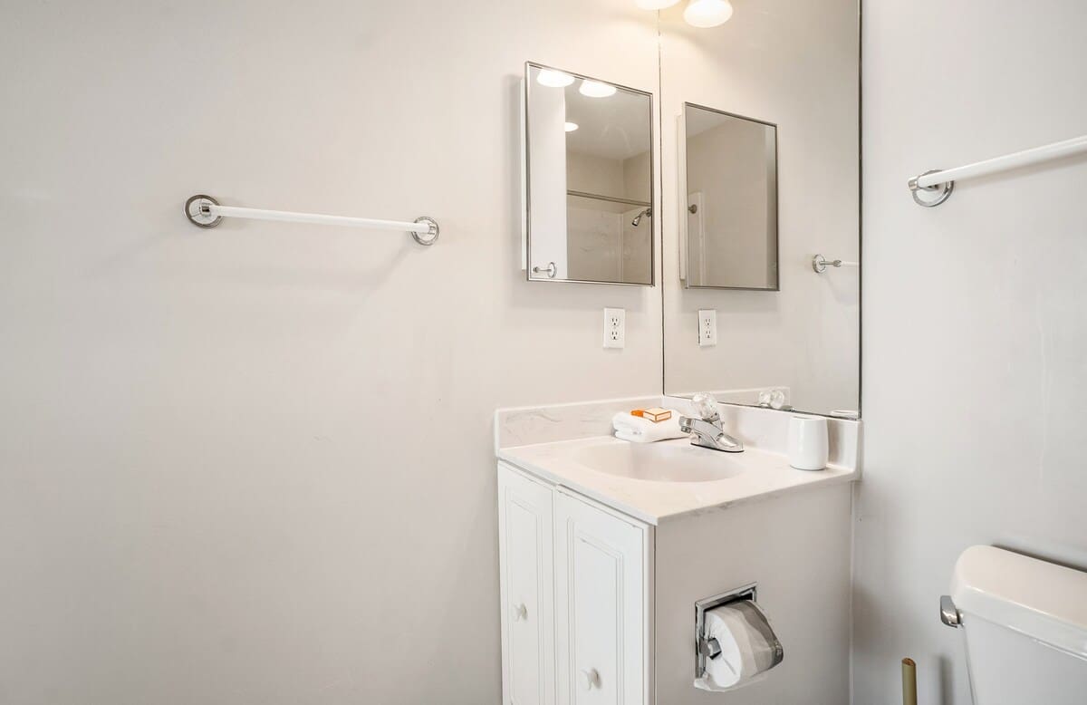 Full En Suite Bathroom