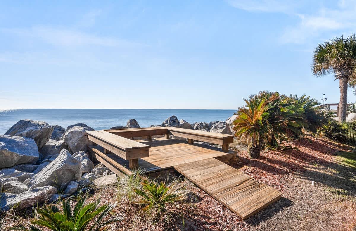 Private Beach Front Deck