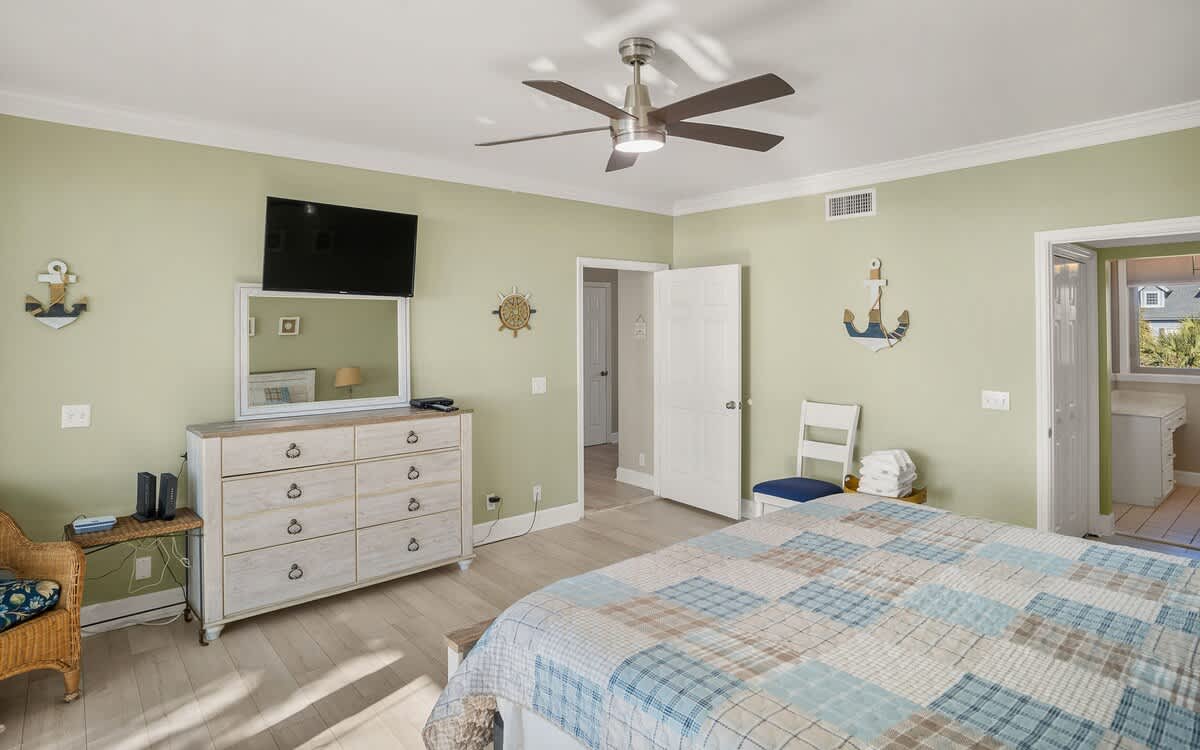 1st Level Primary with King Bed, Ocean Front Balcony and Full En Suite Bathroom