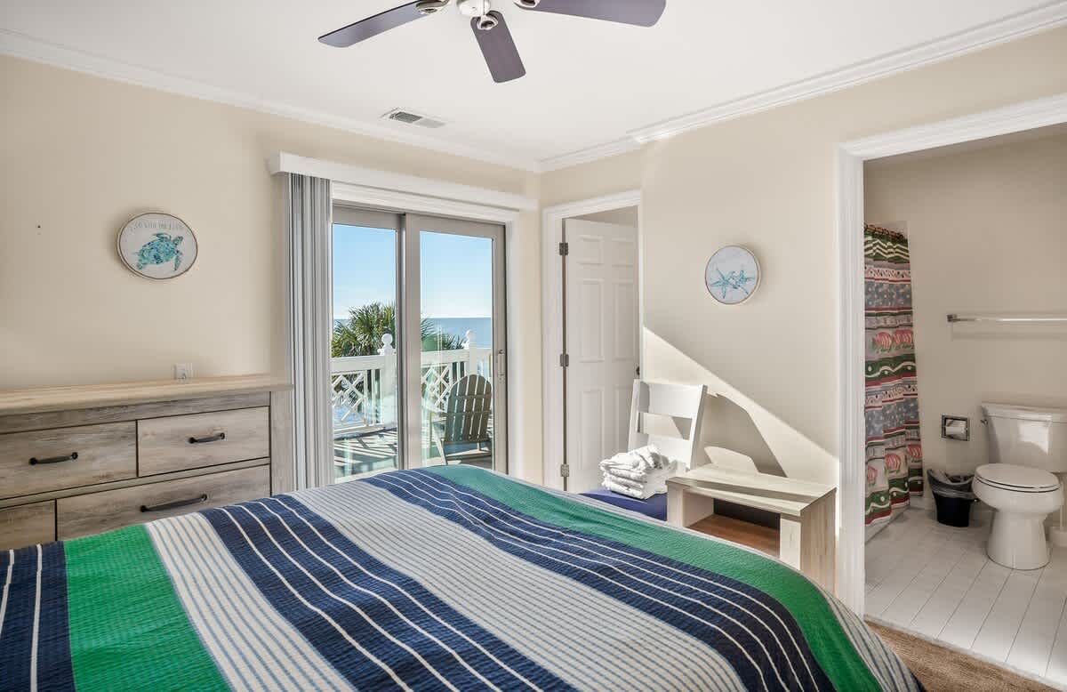Guest Bedroom with Queen Bed, Jack and Jill Full En Suite Bathroom and Ocean View Balcony