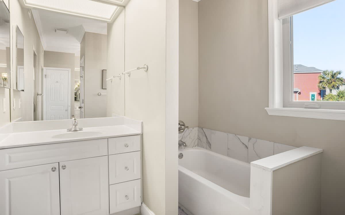 Full En Suite Bathroom