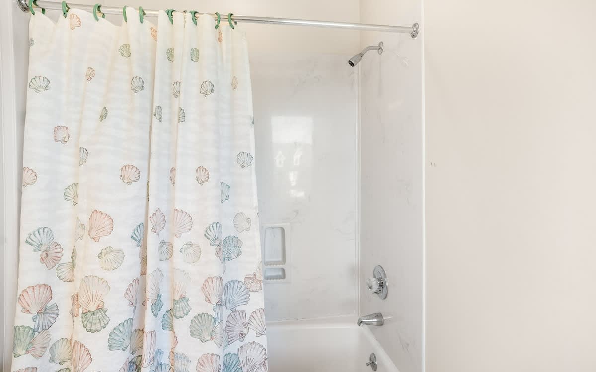 Full En Suite Bathroom