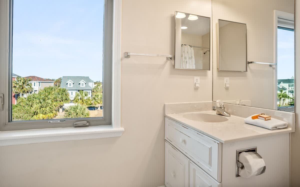 Full En Suite Bathroom