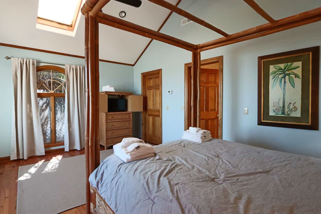 Second Primary Bedroom on Main Floor with En-Suite 