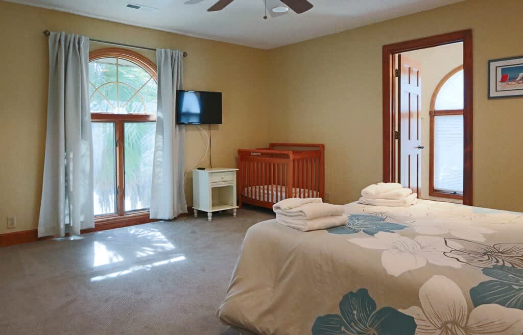 Guest Bedroom on First Floor with En-Suite 