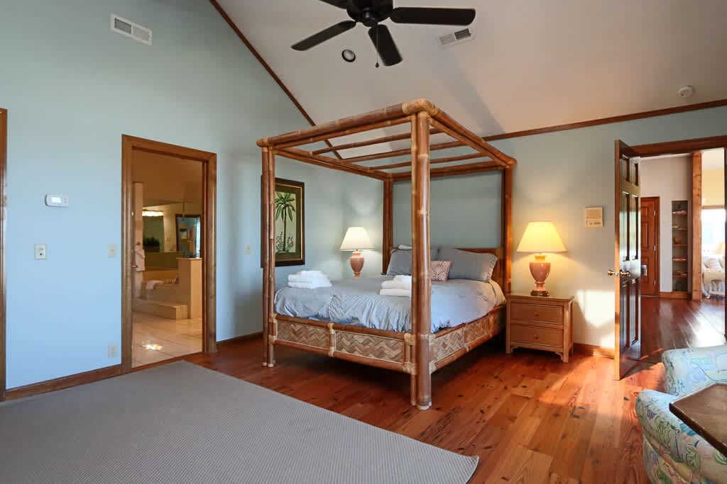 Second Primary Bedroom on Main Floor with En-Suite 