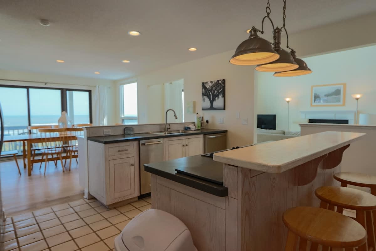 458 Tarpon Blvd | Photo 4