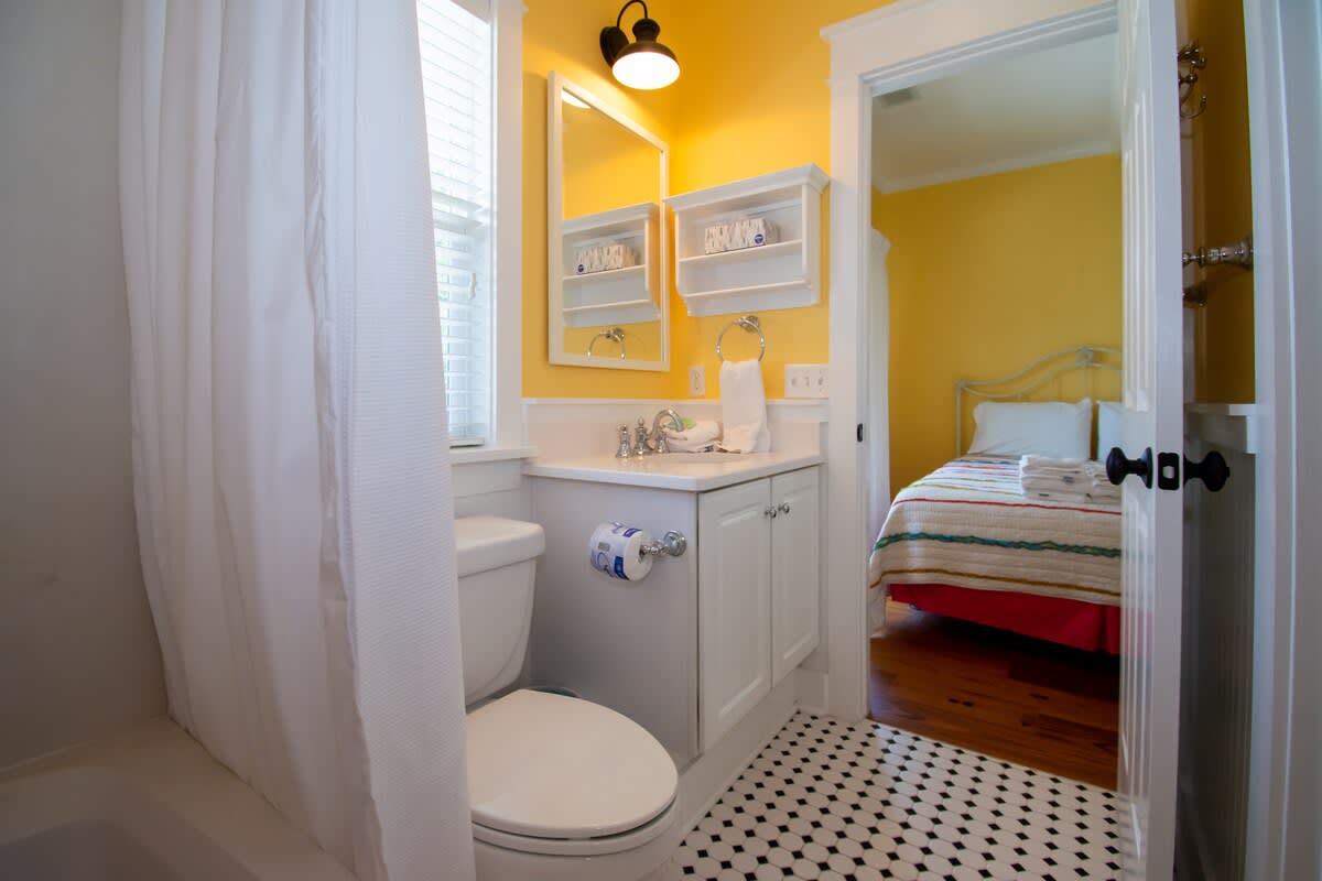 Primary En Suite Bathroom with Laundry Room