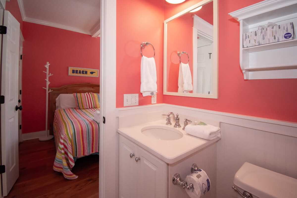 Guest En Suite Bathroom