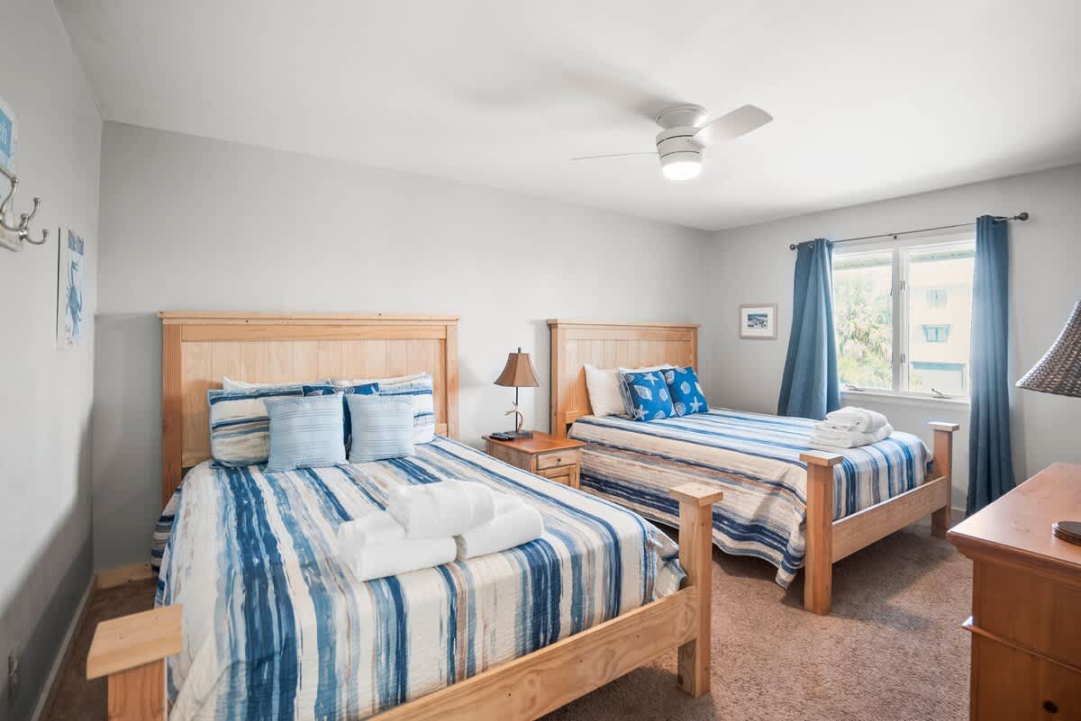 Guest Bedroom 2 with 2 Queen Beds