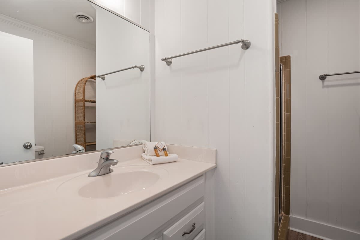 Full Shared Bathroom with Shower