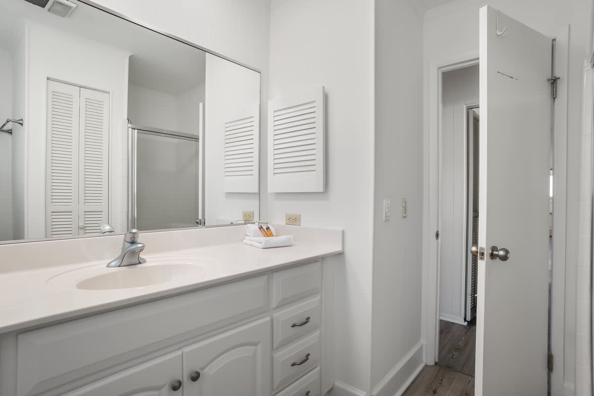 Full Shared Bathroom with Shower
