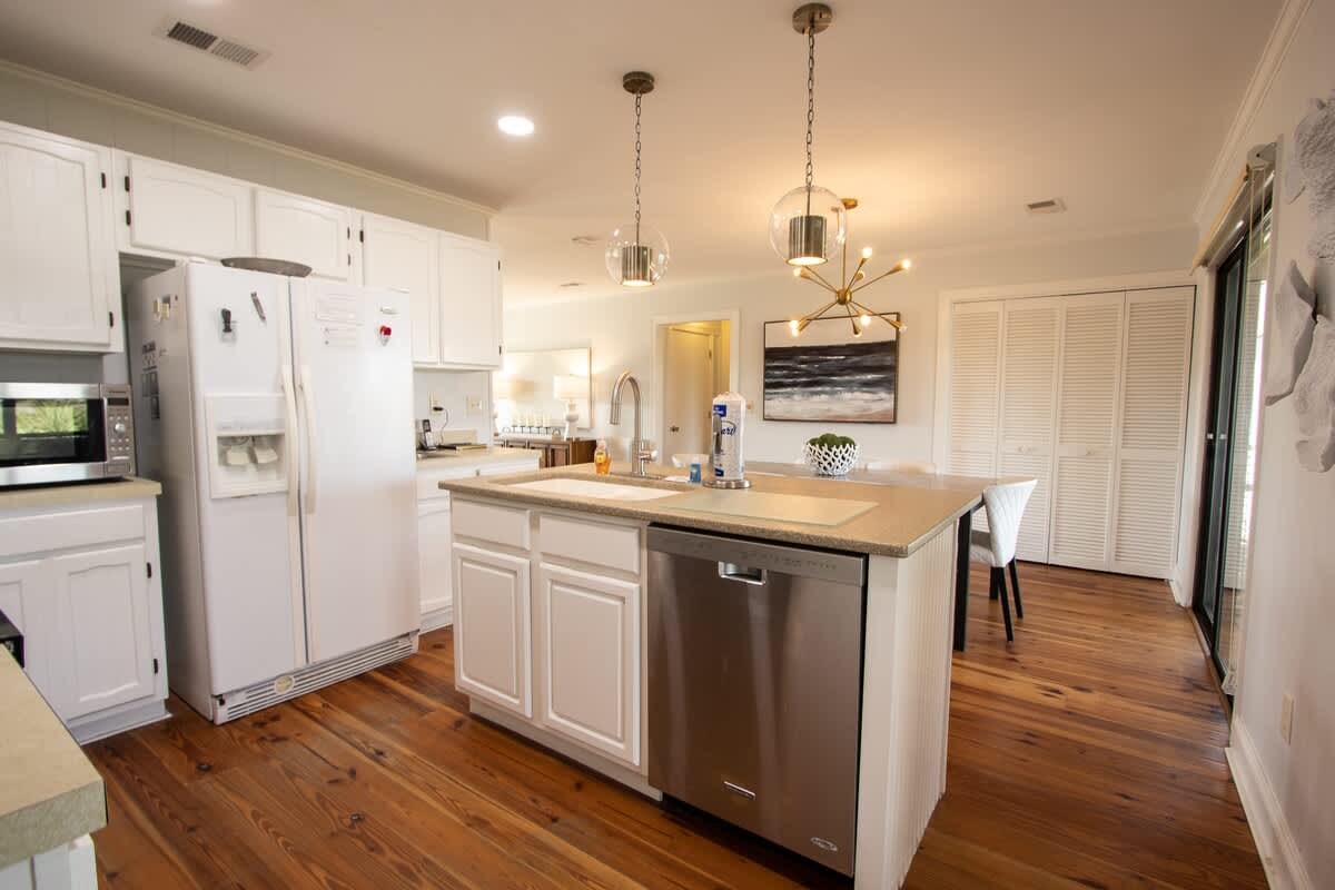 475 Tarpon Blvd | Photo 8