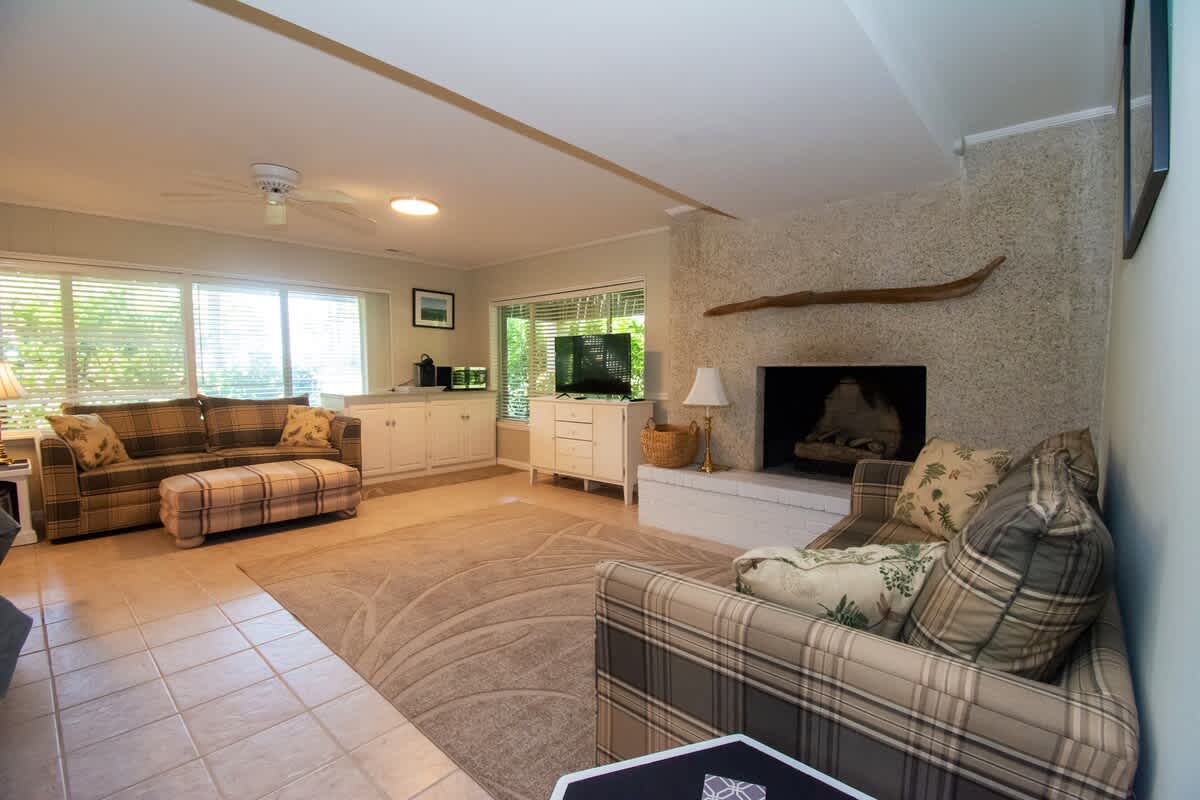 2 Queen Sleeper Sofas