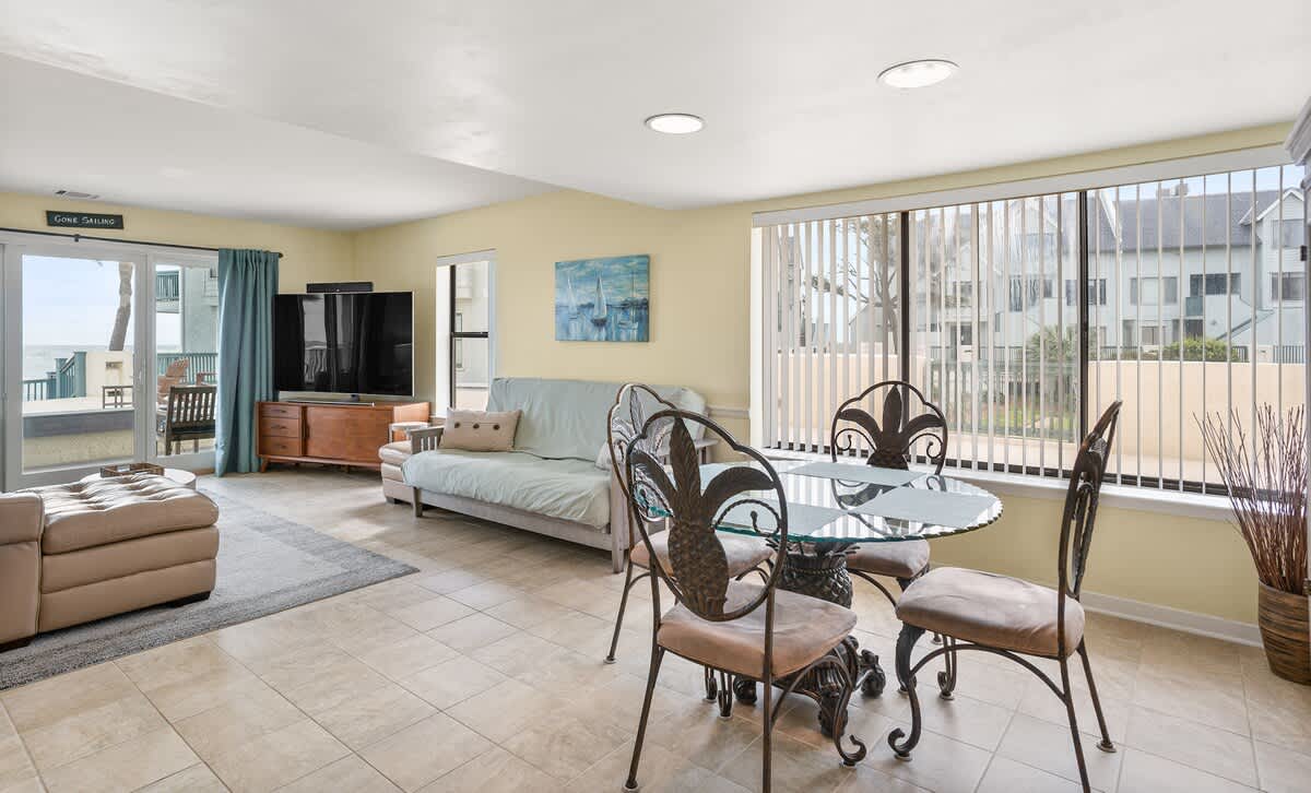 Open concept living room and dining area