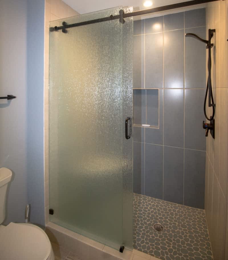 Primary En Suite Full Bathroom