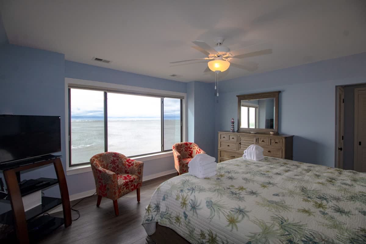 Primary Bedroom with King Bed and Full En Suite Bathroom