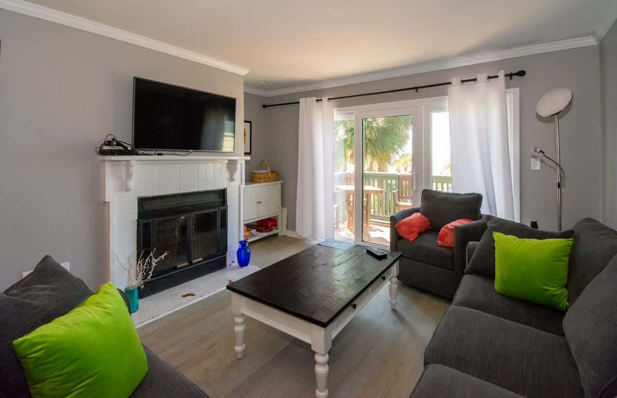 Open concept dining area and living room
