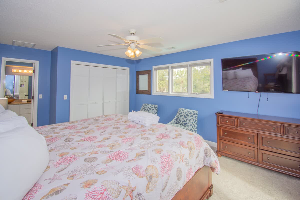 King Size Guest Bedroom with En-Suite and Private Balcony 