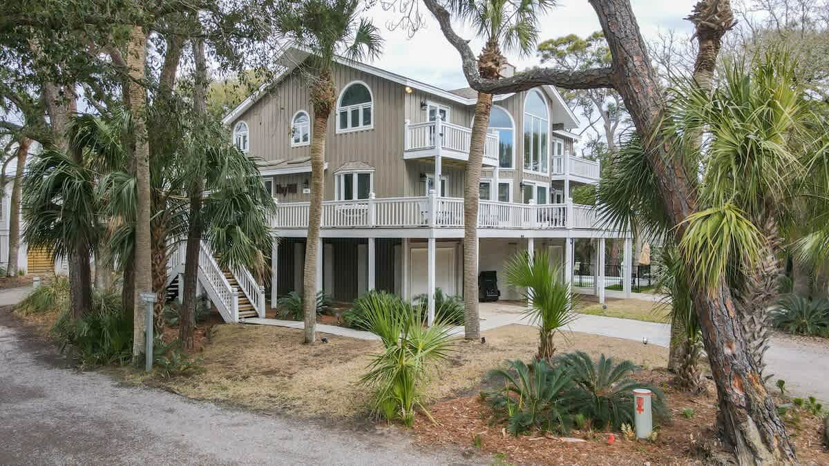 702 Whiting Road | Photo 3