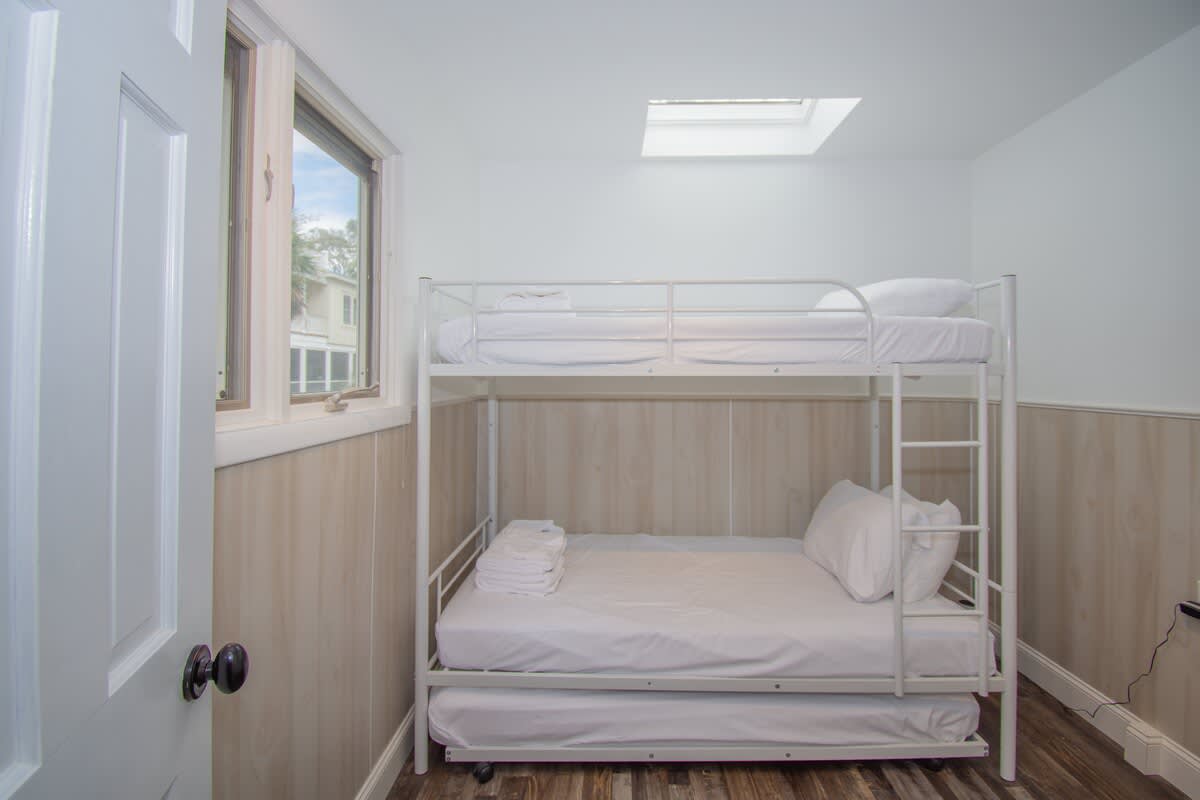 Bunk Beds with Trundle and Jack and Jill Bathroom