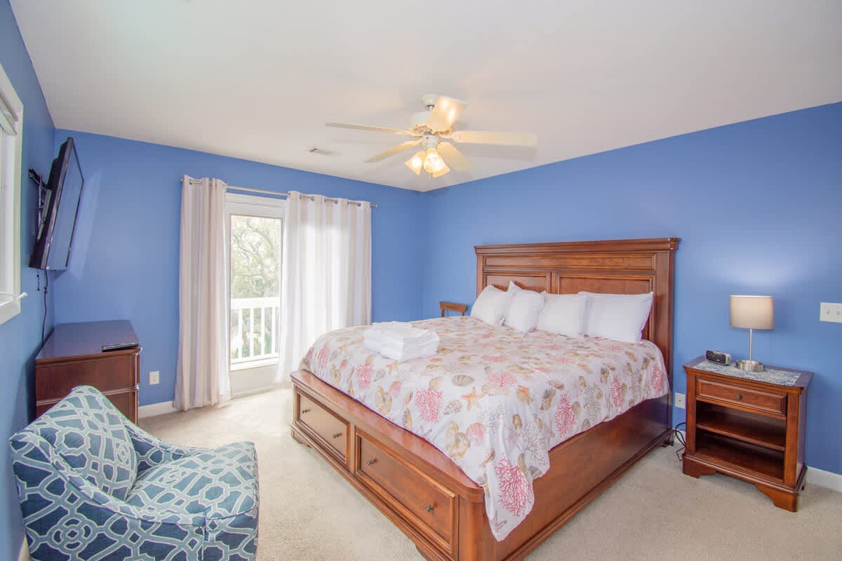 King Size Guest Bedroom with En-Suite and Private Balcony 