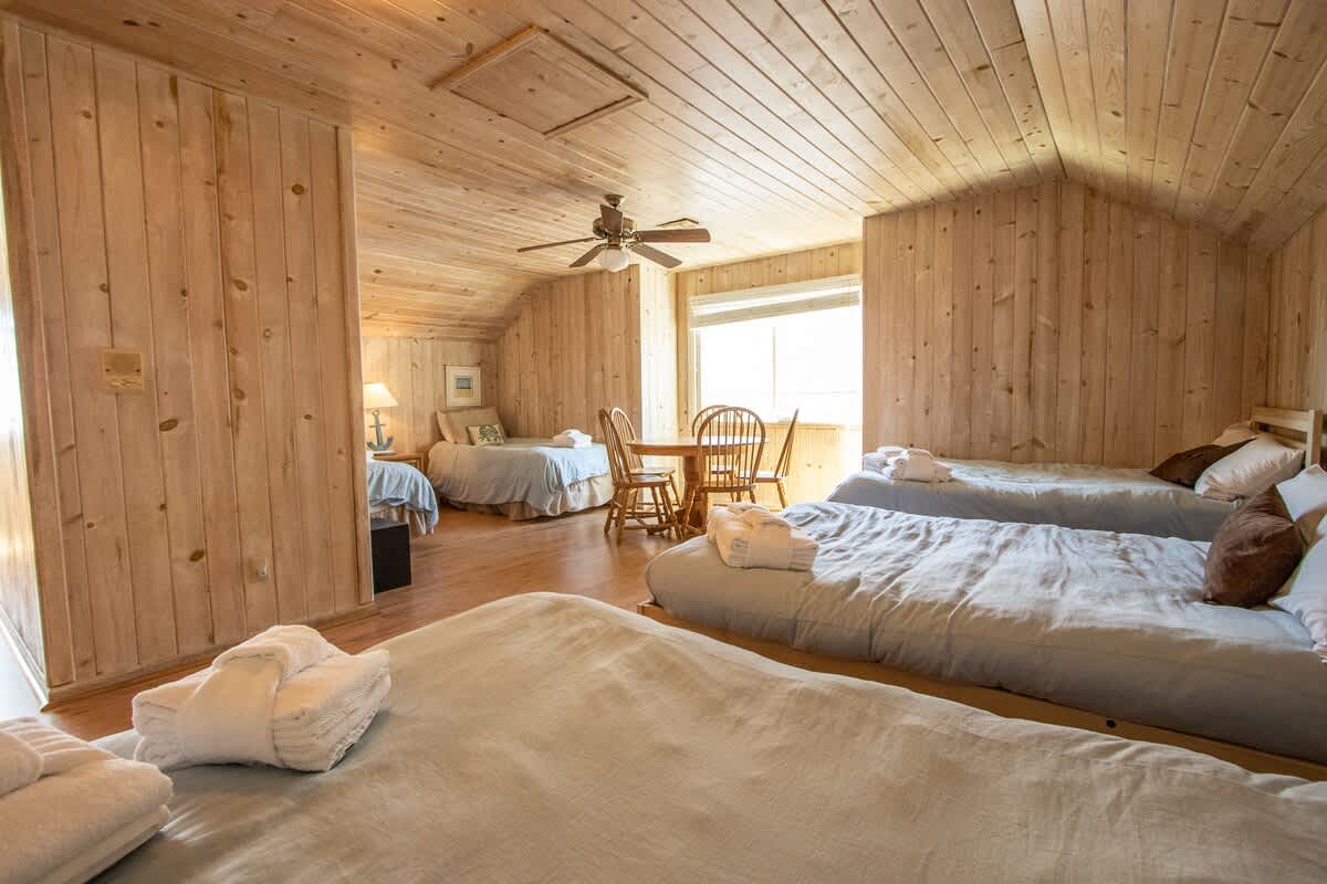 2nd Level Loft with 3 Double Beds, 2 Twin Beds and 2 Futons