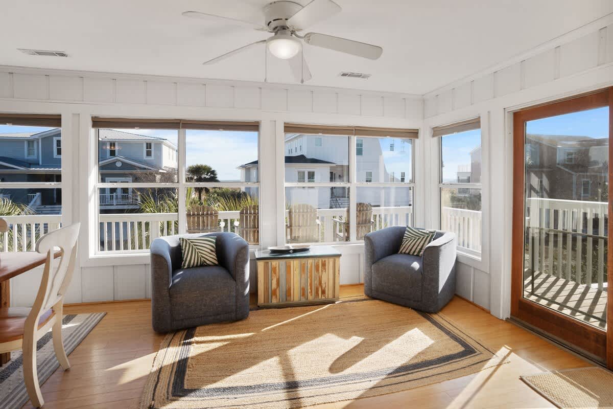 Sitting Area off of Dining Room 