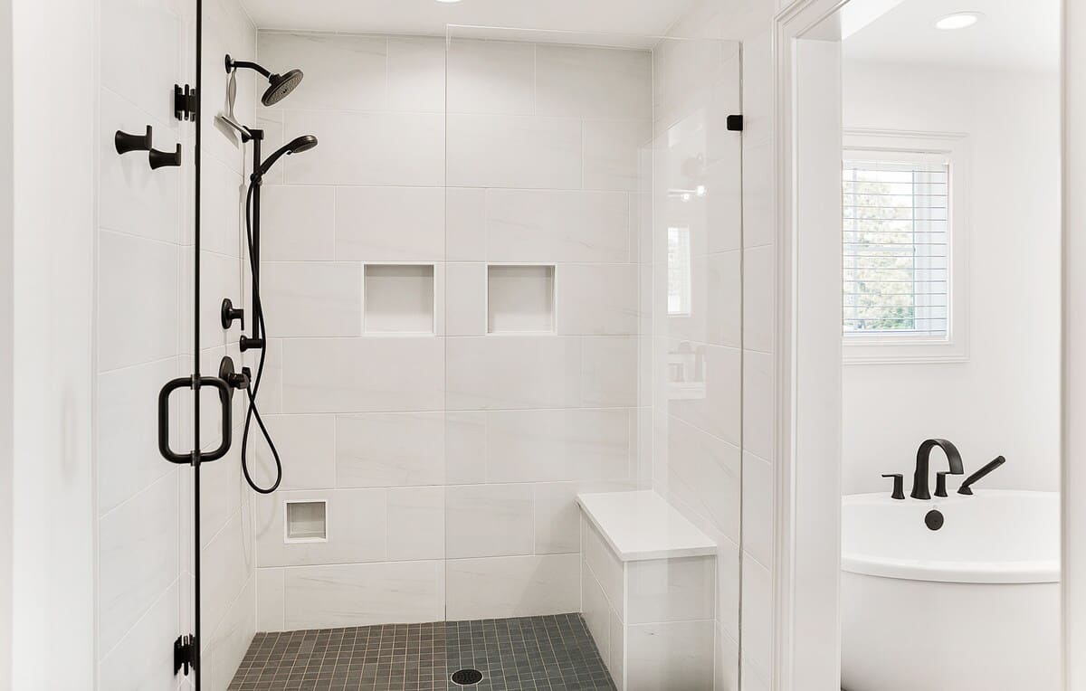 Upstairs King Bedroom En-Suite 