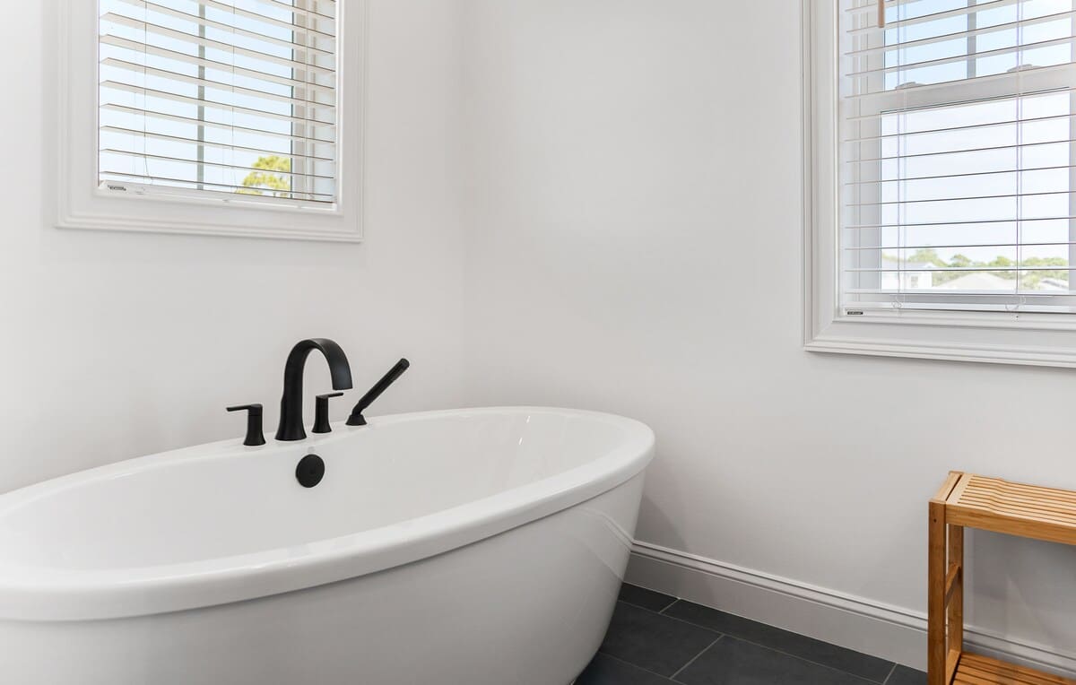 Upstairs King Bedroom En-Suite 