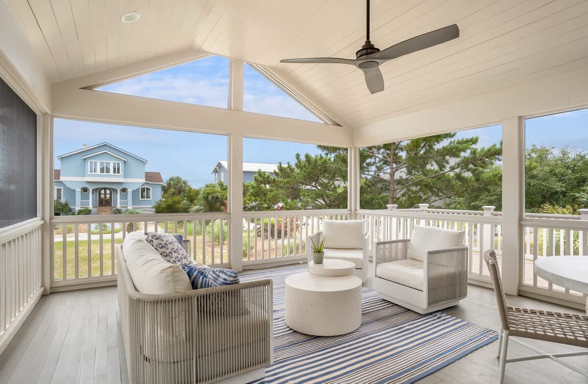Gorgeous screened in porch