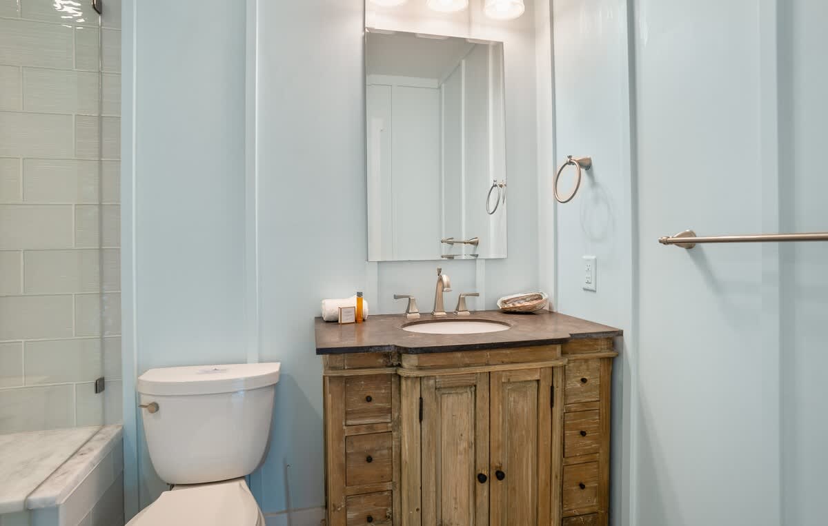 Primary bedroom with en suite bathroom