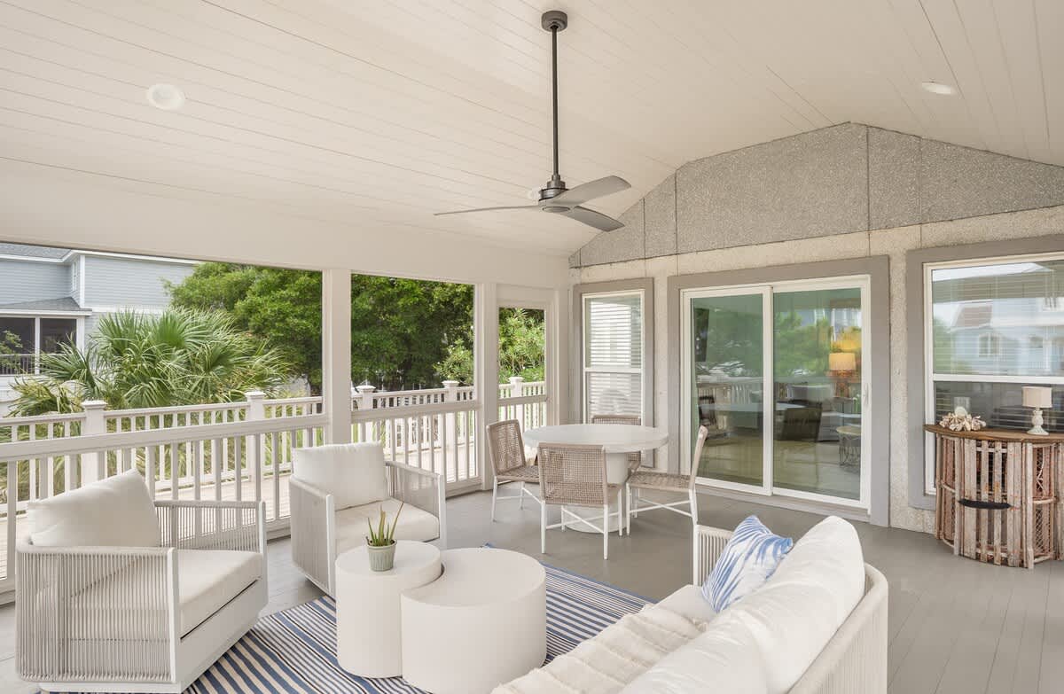 Gorgeous screened in porch