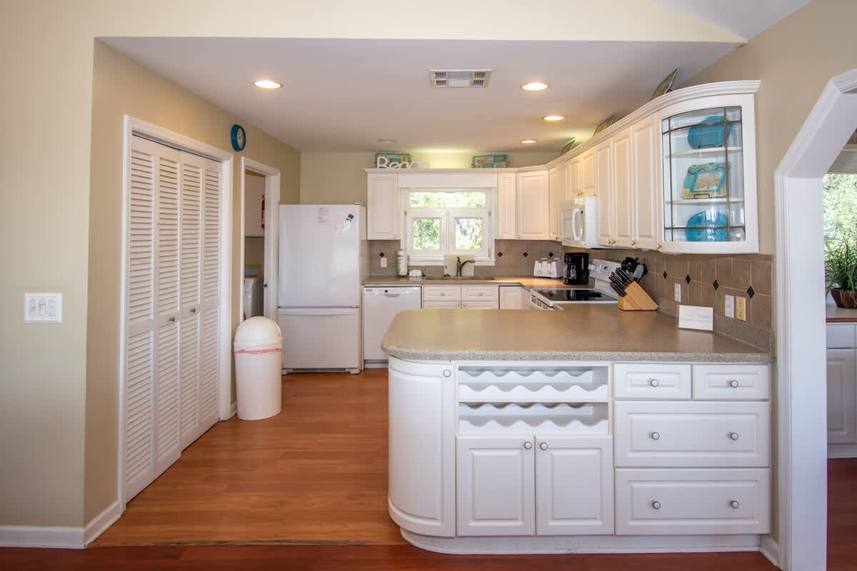 Large, well-equipped kitchen