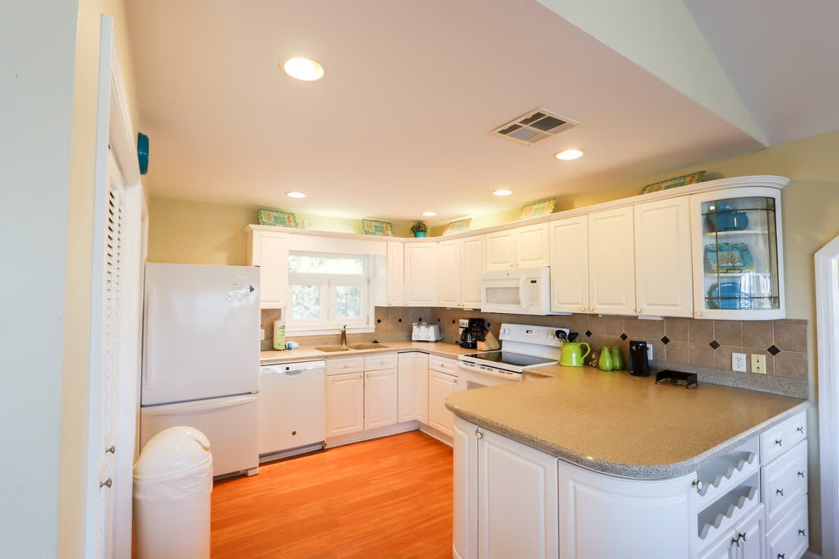 Large, well-equipped kitchen