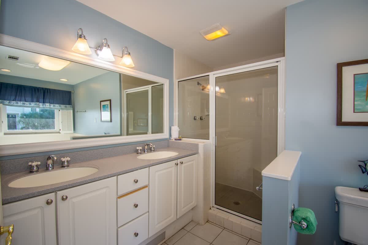 2nd floor primary bedroom with en suite bathroom