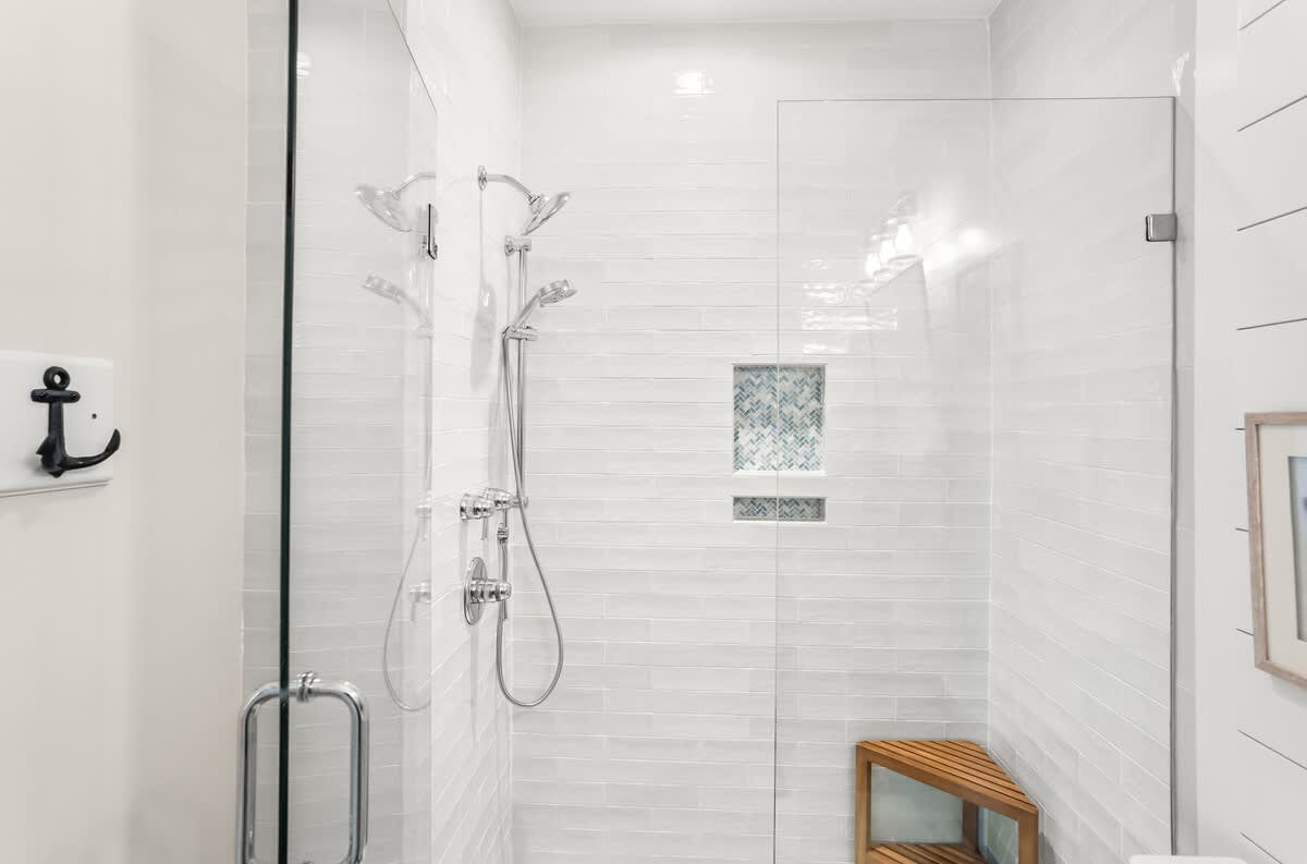 Guest Bedroom Upstairs En-Suite