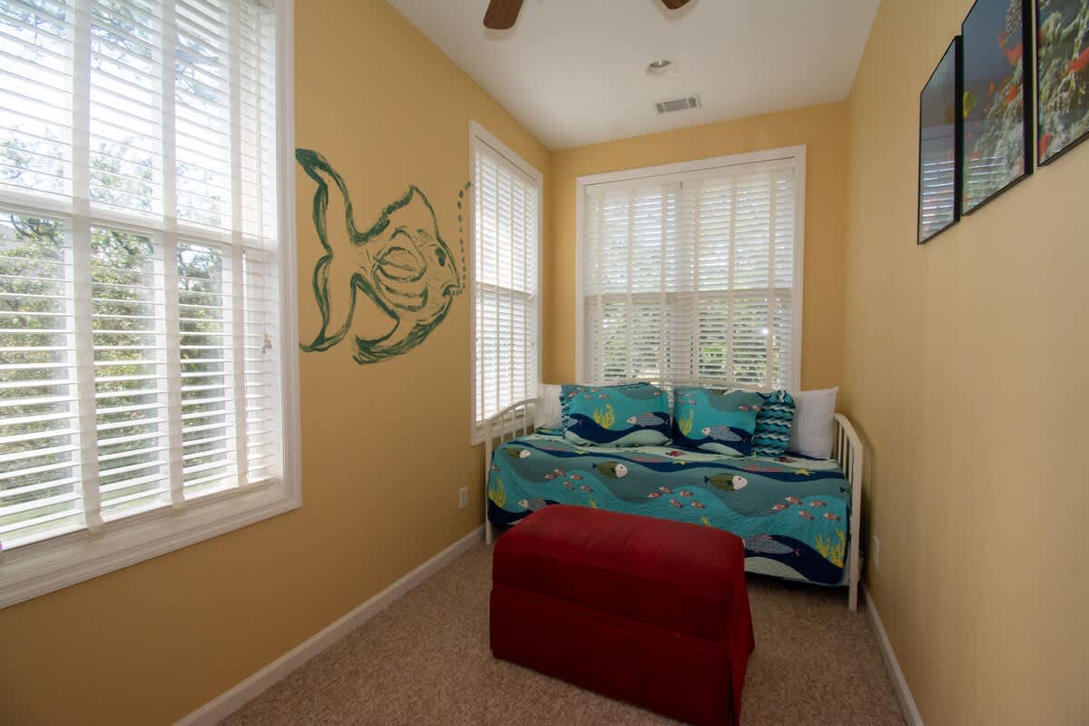 Guest Bedroom, Trundle Bed 