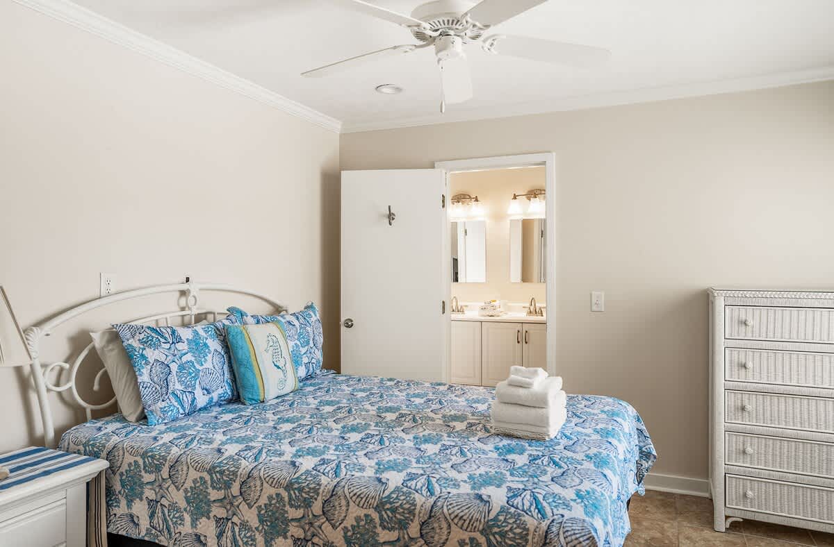 Two Guest bedrooms with Jack & Jill bathroom