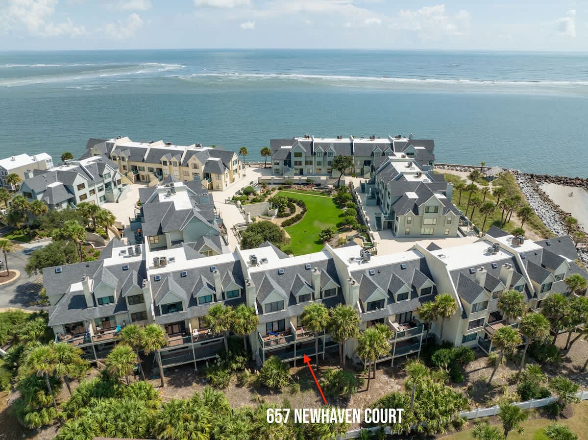 657 Newhaven | Photo 63