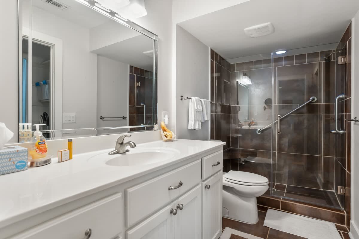 Primary En Suite Bathroom