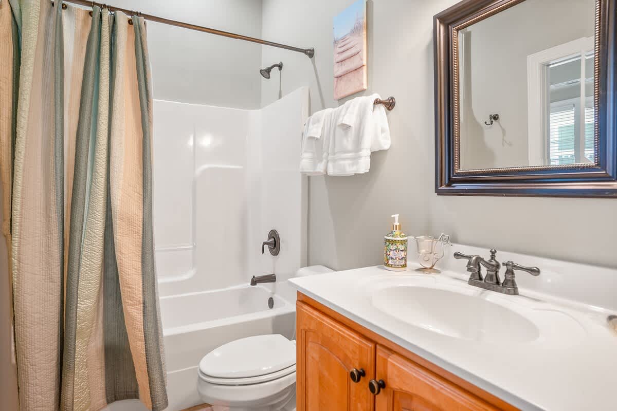 Shared Hall Bathroom