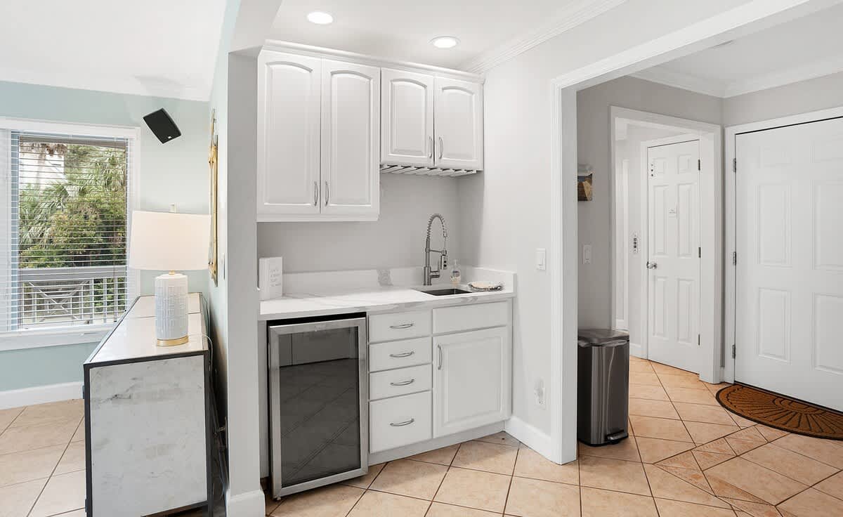 First floor bar area