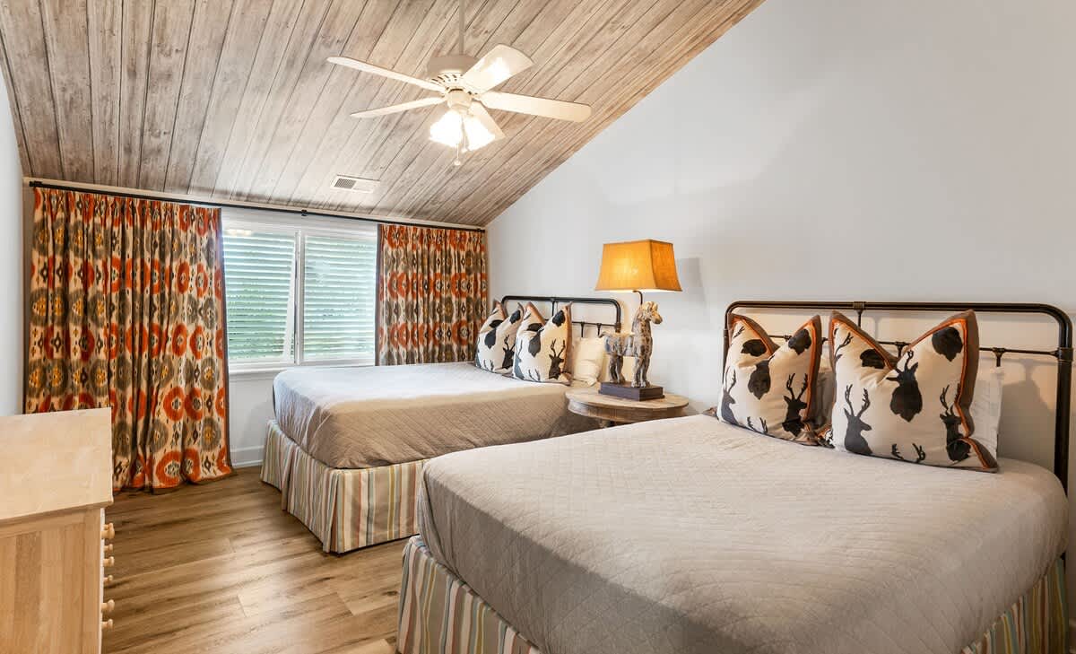 Guest Bedroom 2 Upstairs