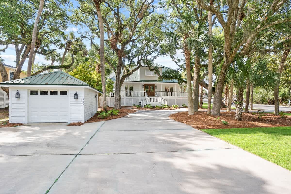Front Yard with Plenty of Parking