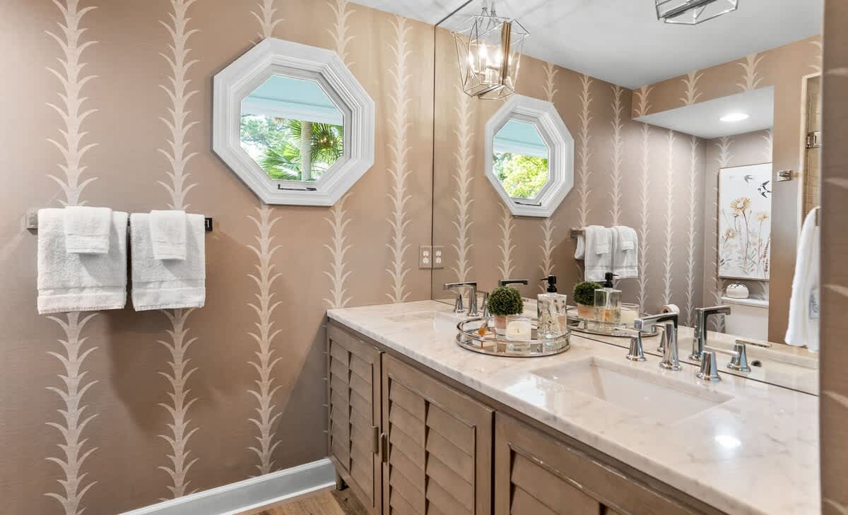 Primary En Suite Bathroom