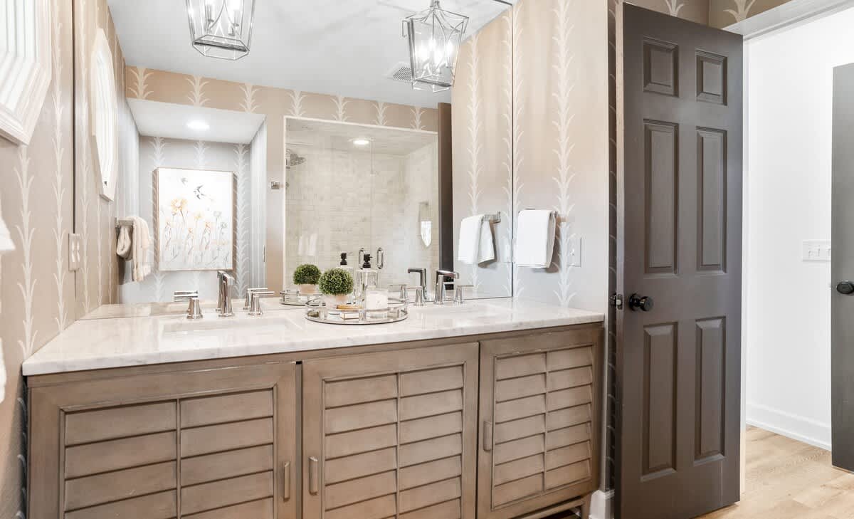 Primary En Suite Bathroom