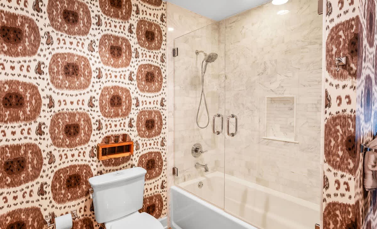 Shared Full Bathroom with Laundry Area