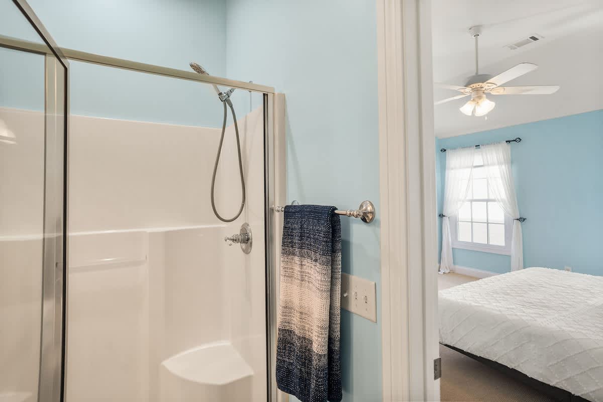 Guest En Suite Bathroom