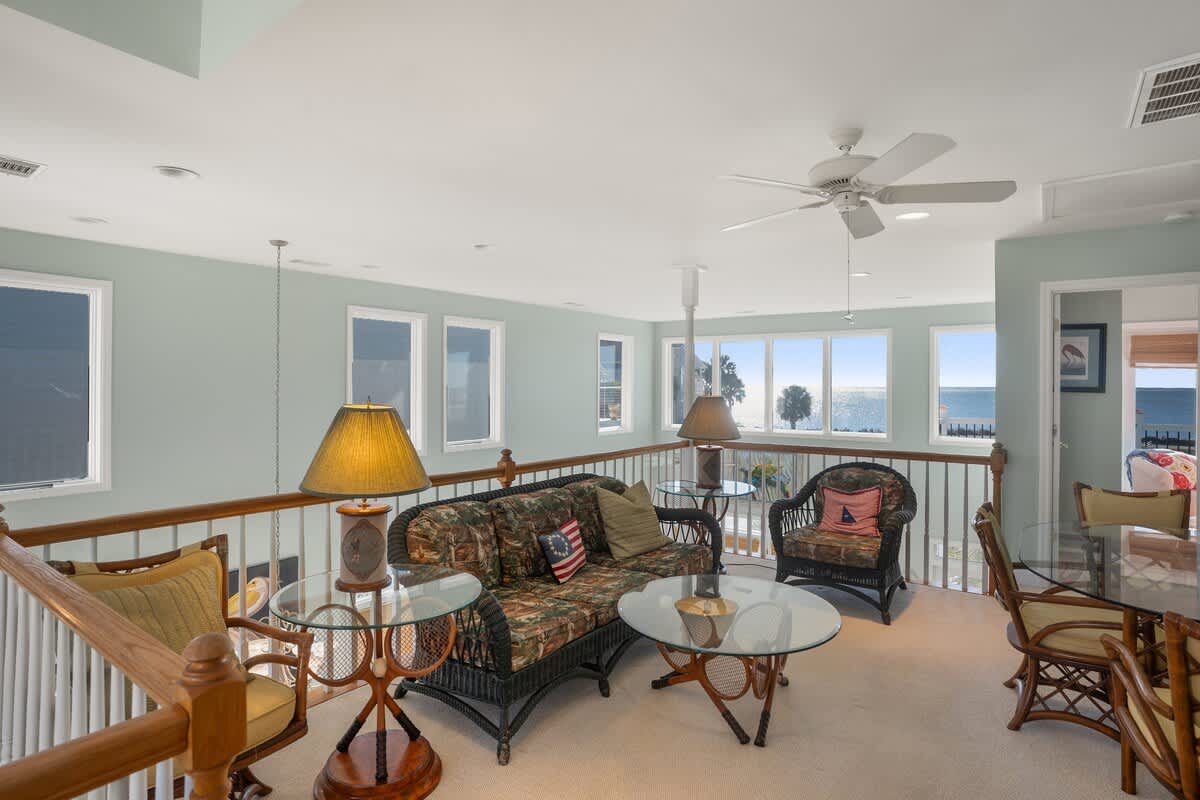 Second floor loft living room